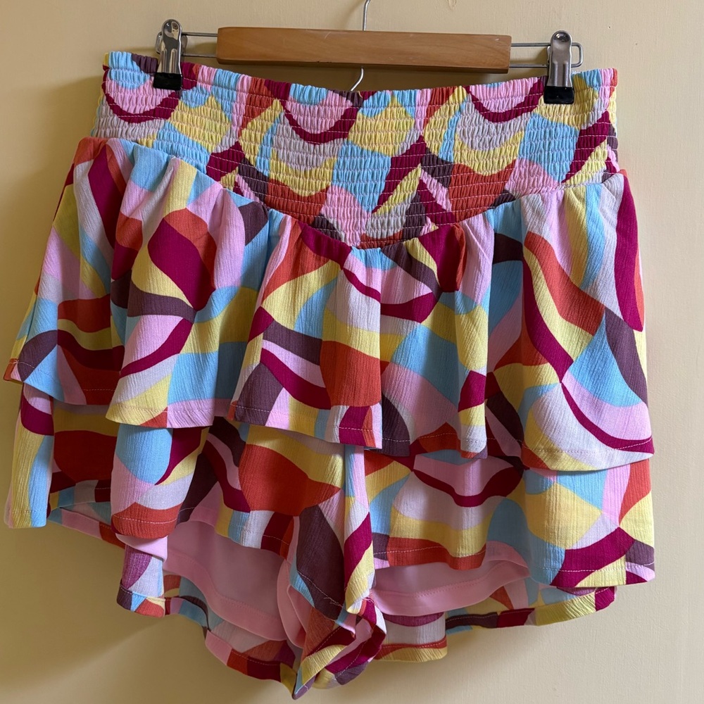 SALE! Torrid Multicolor Smocked Ruffle Shorts 1 1X 14-16 NWT’s